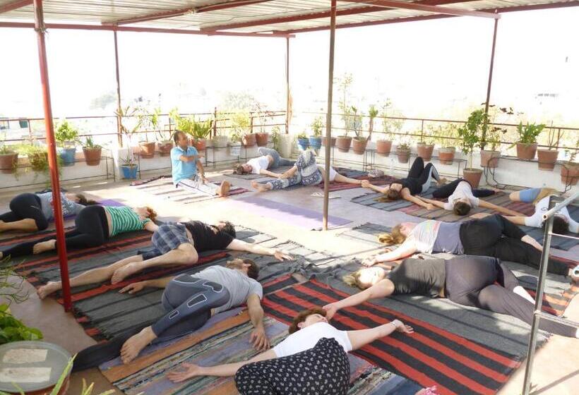 پانسیون Nukkad Guest House