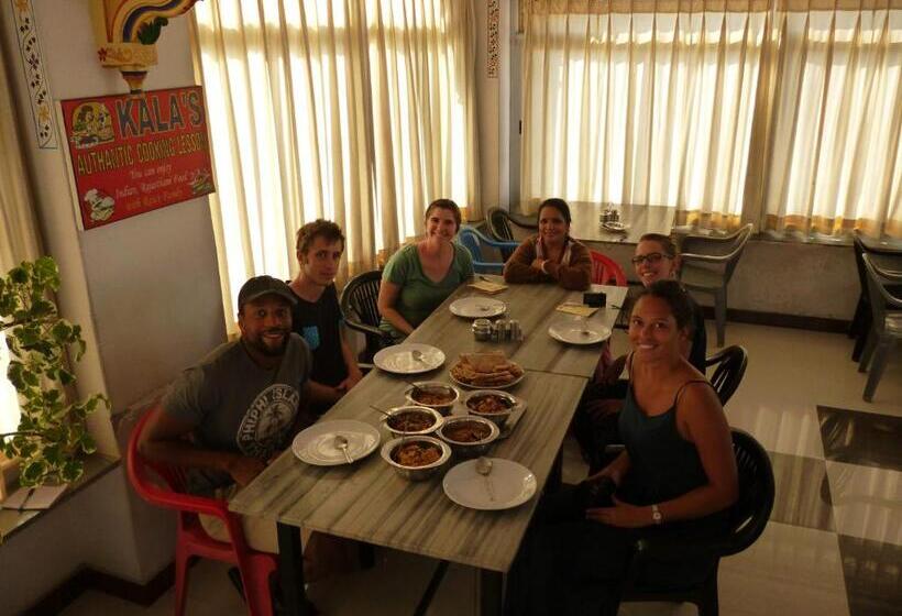 پانسیون Nukkad Guest House