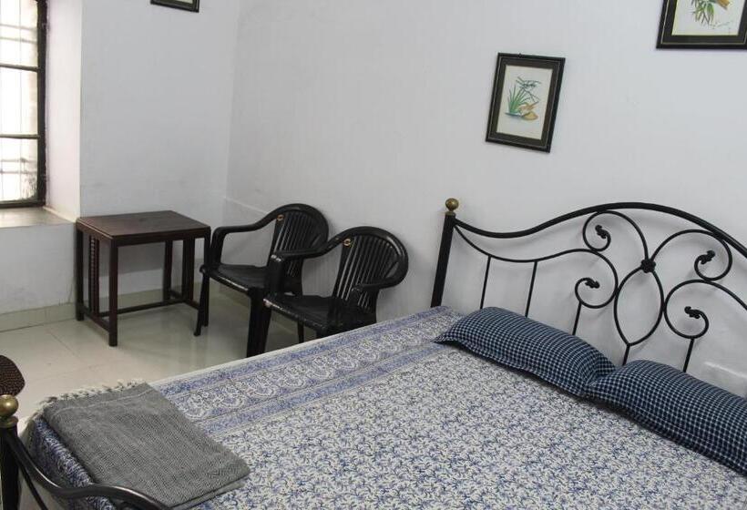 پانسیون Nukkad Guest House