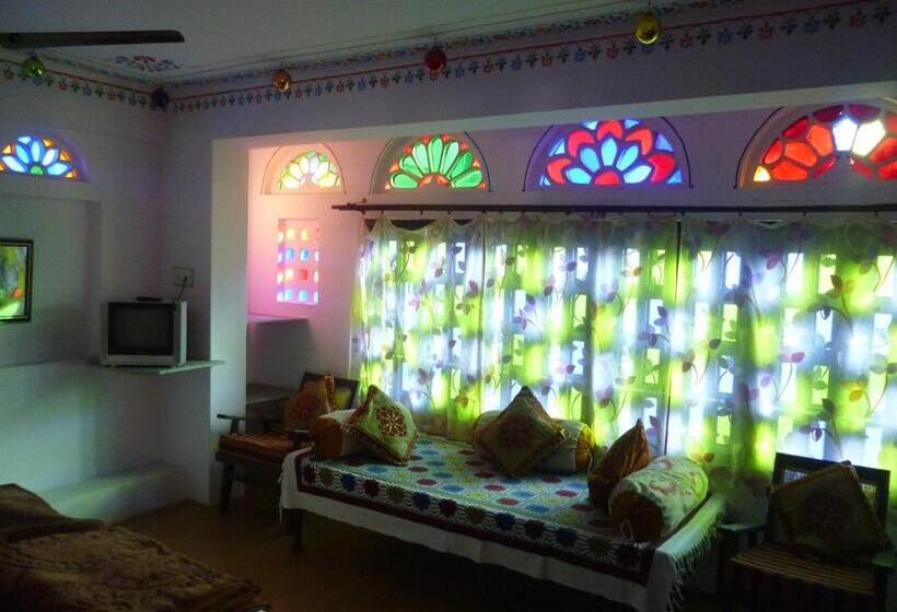 پانسیون Nukkad Guest House