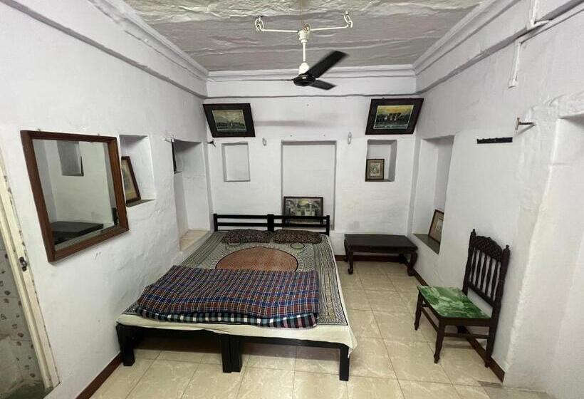 پانسیون Nukkad Guest House