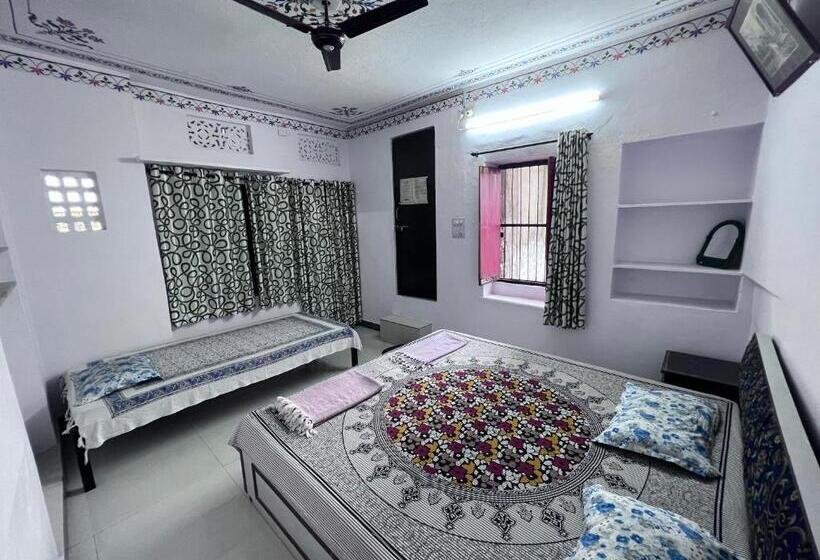 پانسیون Nukkad Guest House