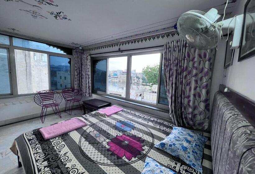 پانسیون Nukkad Guest House