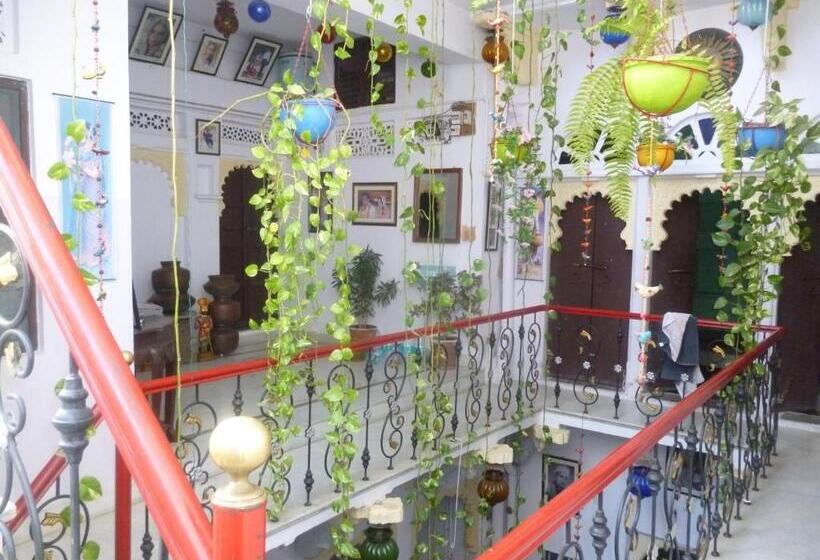 پانسیون Nukkad Guest House