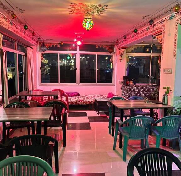 پانسیون Nukkad Guest House