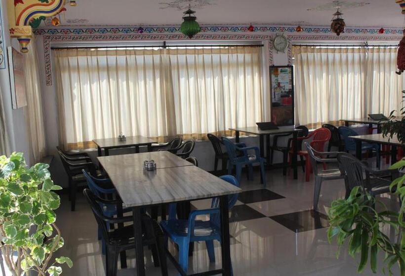 پانسیون Nukkad Guest House