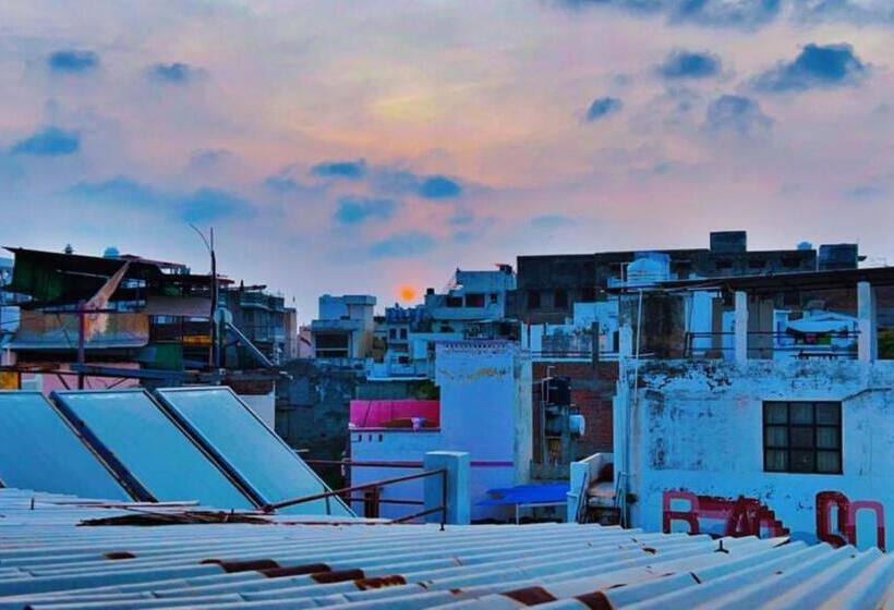 پانسیون Nukkad Guest House