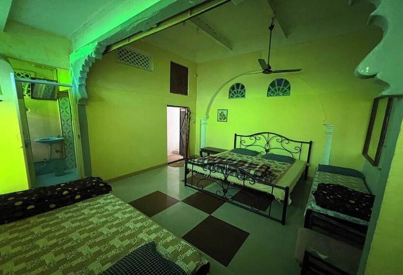 پانسیون Nukkad Guest House