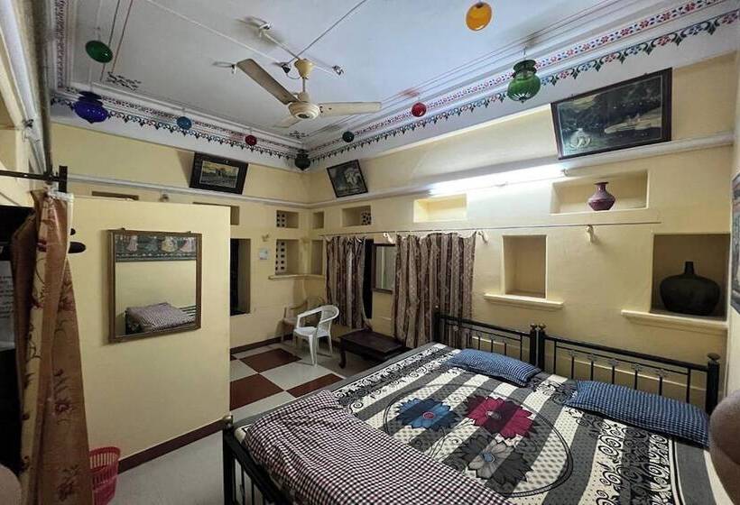 پانسیون Nukkad Guest House