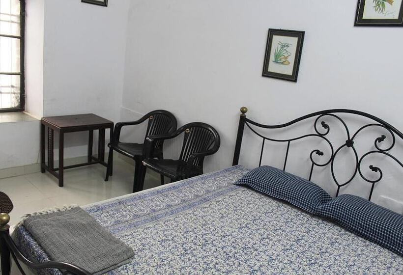 پانسیون Nukkad Guest House