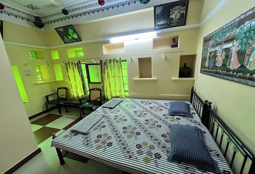 پانسیون Nukkad Guest House