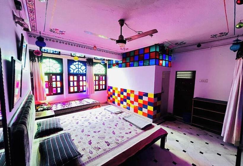 پانسیون Nukkad Guest House