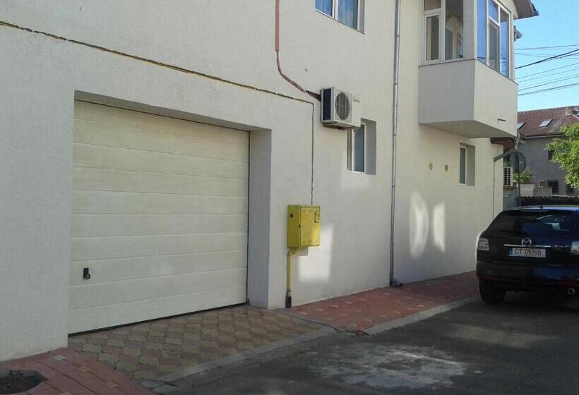 ペンション Studio Julius Constanta