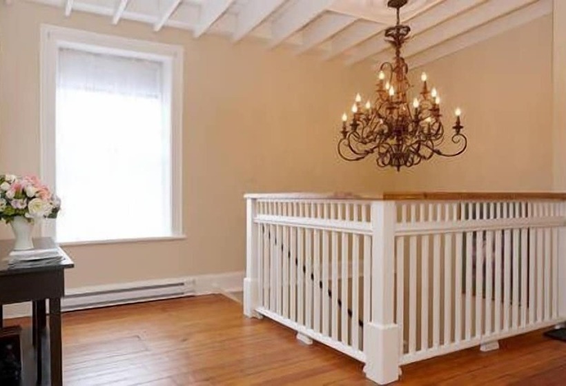 旅馆 Cheltenham Suites