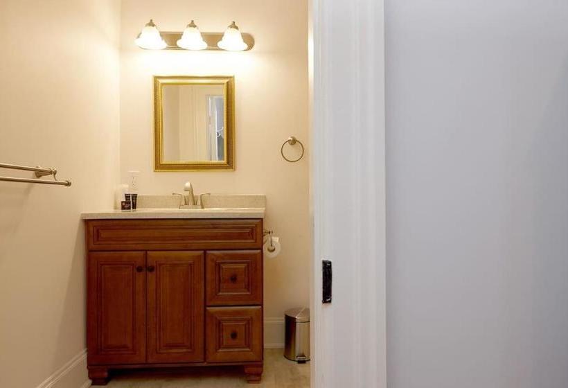 旅馆 Cheltenham Suites