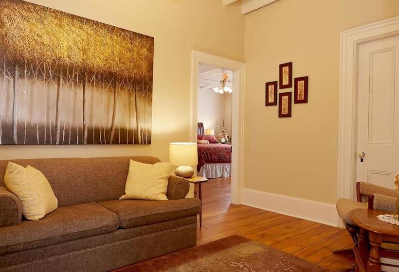 旅馆 Cheltenham Suites