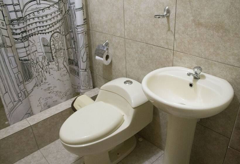 هاستل Hospedaje Montenegro