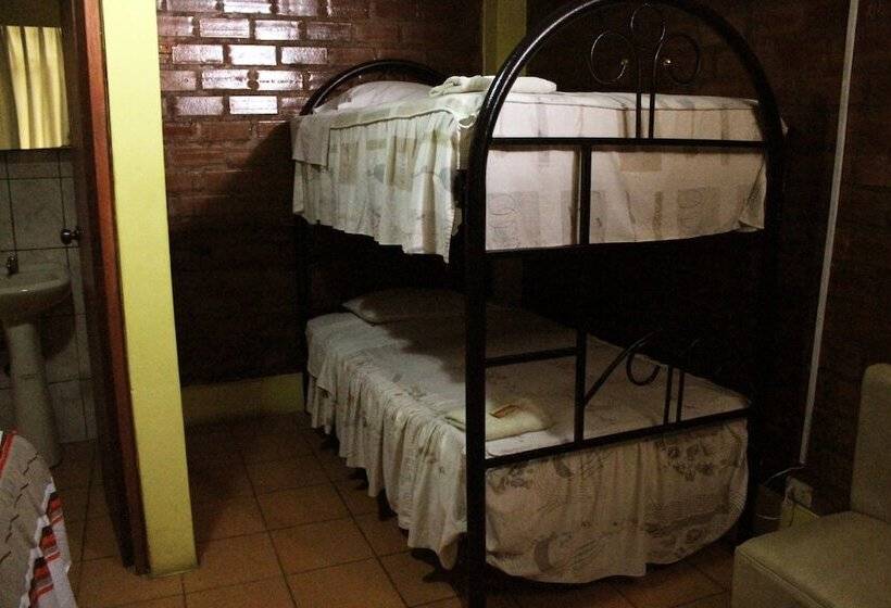 هاستل Hospedaje Montenegro