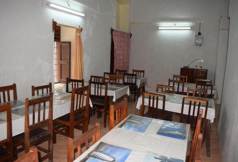 호스텔 Karibu Inn