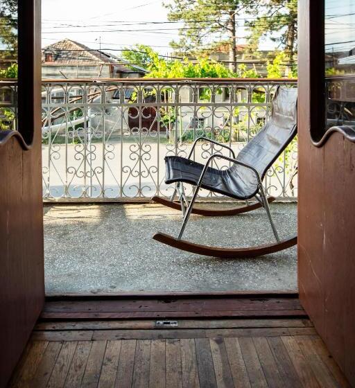 پانسیون Anna's Guest House