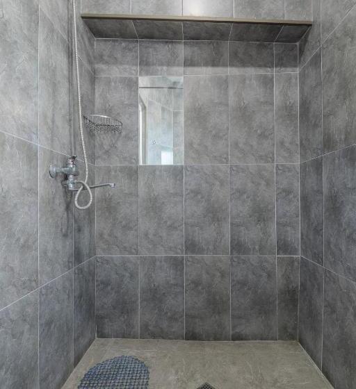 پانسیون Anna's Guest House