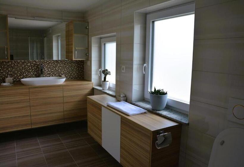 پانسیون Guesthouse Avsenik