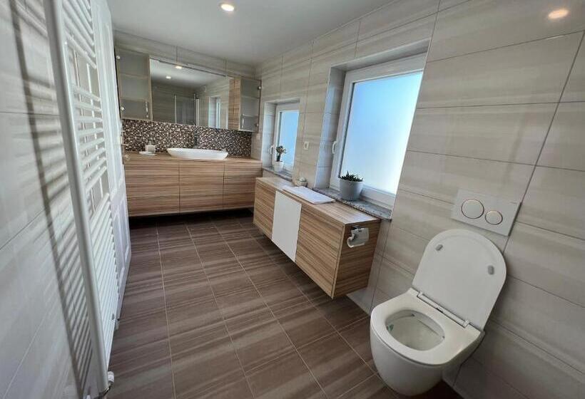 پانسیون Guesthouse Avsenik