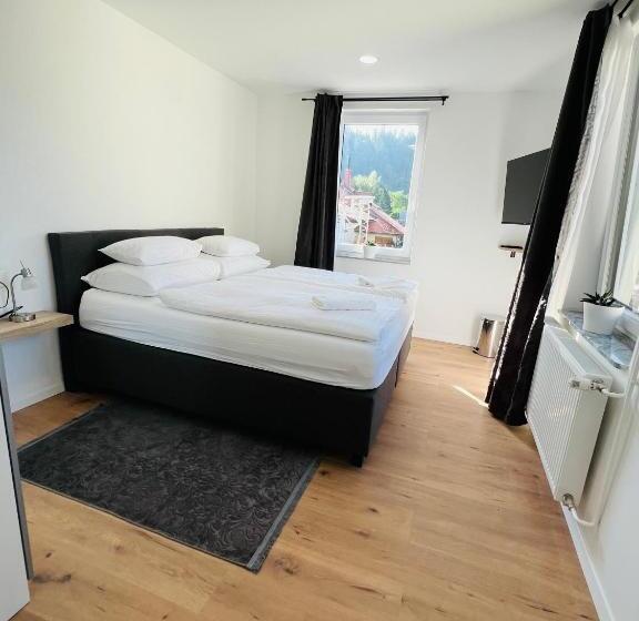 پانسیون Guesthouse Avsenik