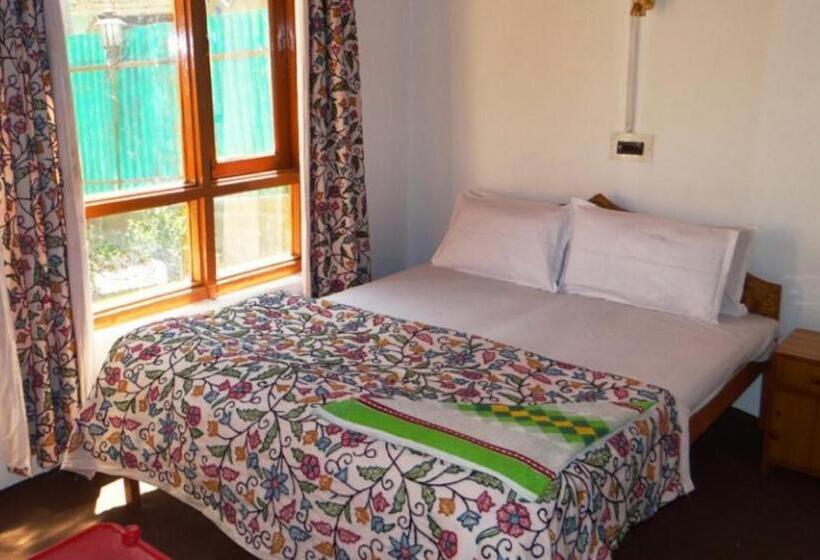 膳宿费 Hayat Hotel Pahalgam