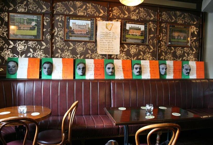 Пансион Jbs Bar & Guest Accommodation