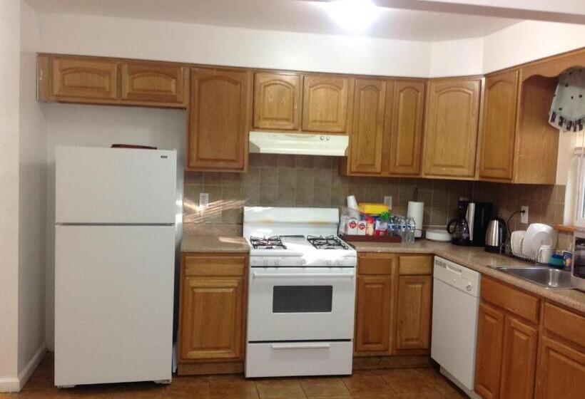 膳宿费 Mojoy Homesuites At Runyon