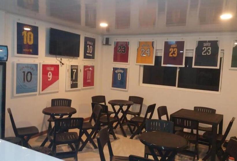 پانسیون Victoria S Gennie Bay Village Hostal