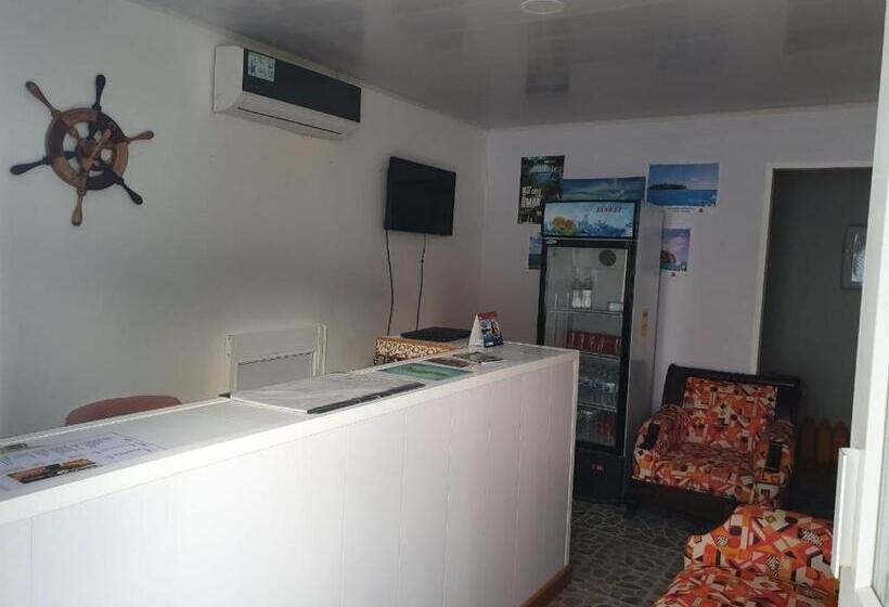 پانسیون Victoria S Gennie Bay Village Hostal