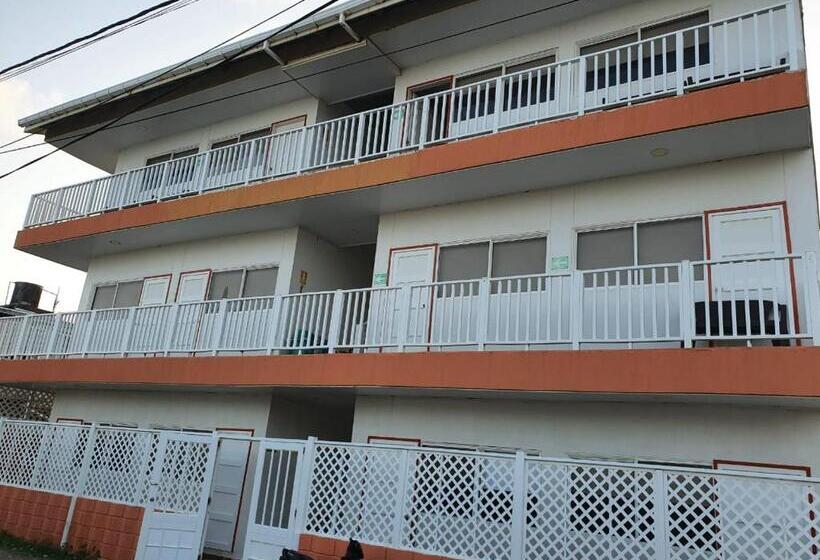 پانسیون Victoria S Gennie Bay Village Hostal