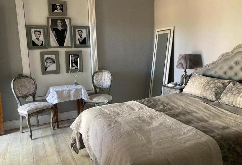 ペンション Villa Contessa