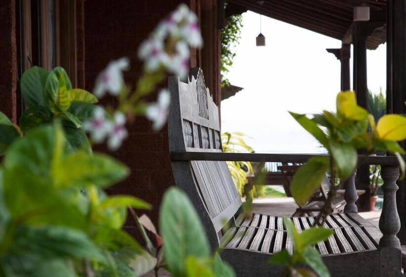리조트 Ahilya By The Sea
