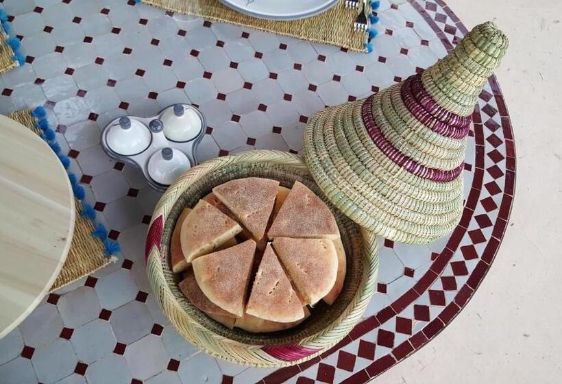 هاستل Le Douar Berbere