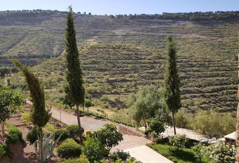 هاستل Le Douar Berbere