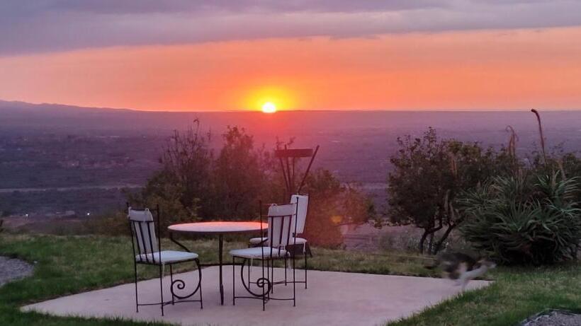 هاستل Le Douar Berbere