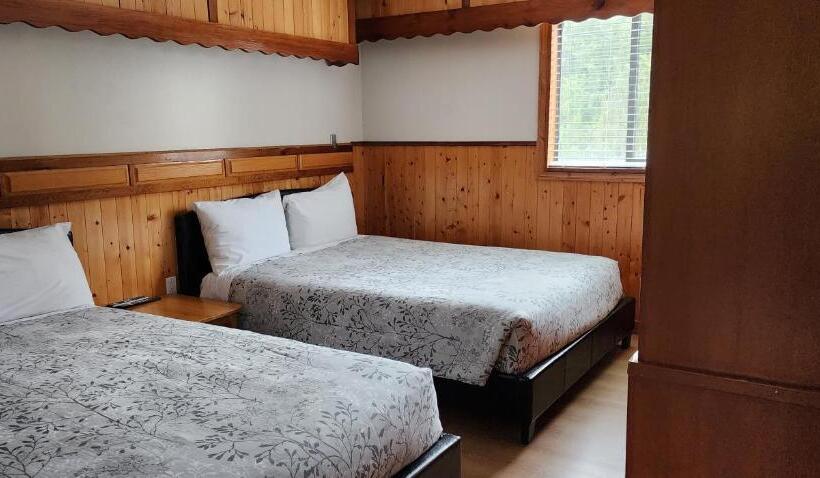 הוסטל Meares Vista Inn