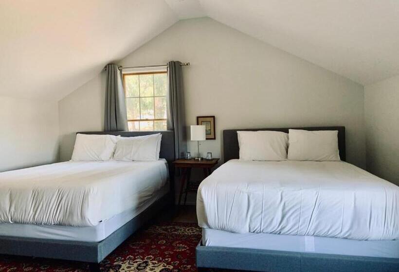 Общежитие South Landing Inn