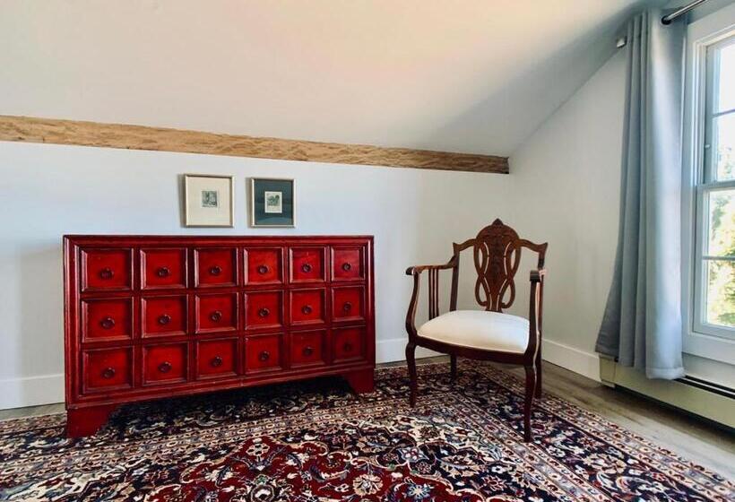 Общежитие South Landing Inn