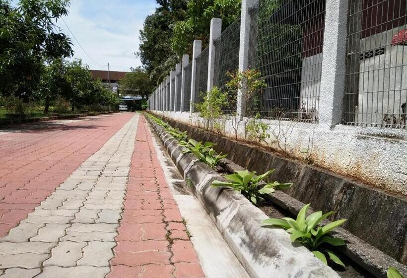 Отель Harum Manis Country House