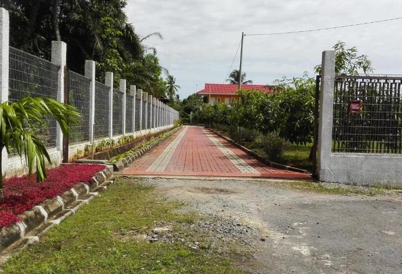 Отель Harum Manis Country House