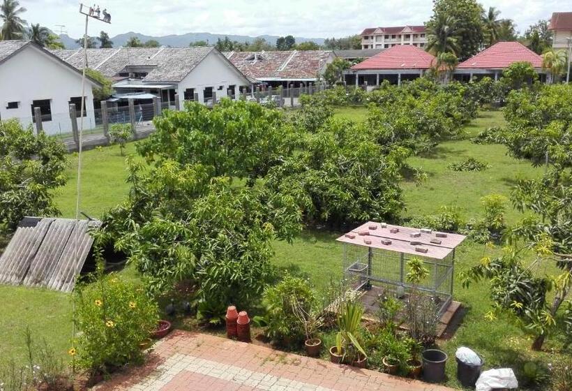 Отель Harum Manis Country House