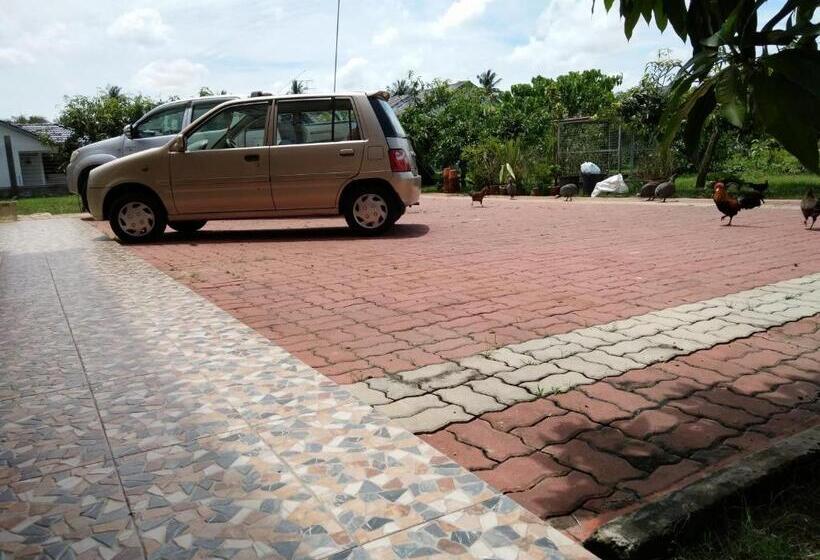 Отель Harum Manis Country House