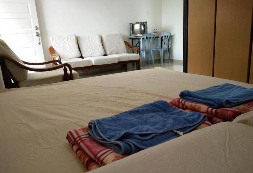 Отель Harum Manis Country House