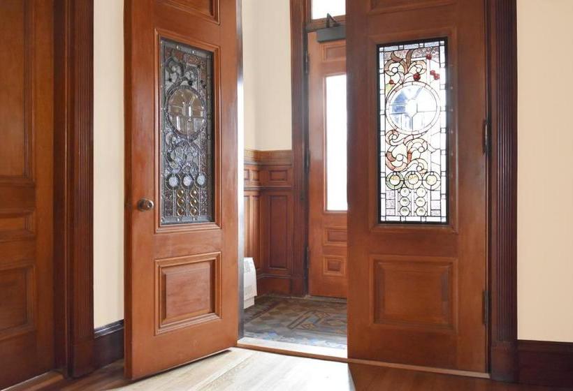 בית מלון כפרי The Francis