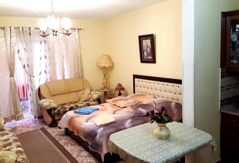 پانسیون Berberi Guest House