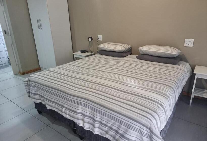 פנסיון Gariep Country Lodge